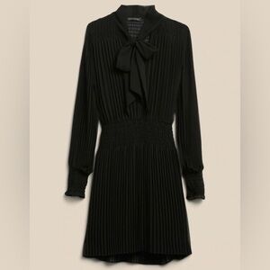 NWT! Banana Republic Pleated Tie-Neck Mini Dress - 745515 Small 🌅5️⃣